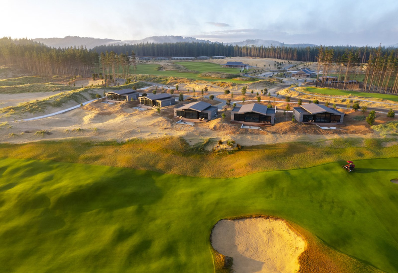 Cottage accommodation at Te Arai Links in its coastal setting